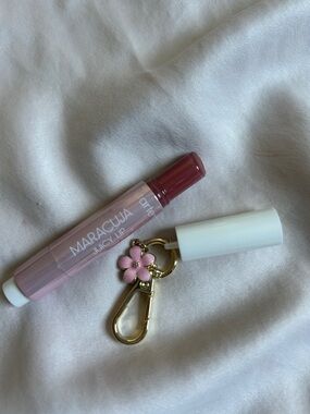 tarte maracuja juicy lip plump. Hibiscus